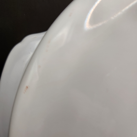 Vintage Fire King Milk Glass Round Casserole Dish w/Handles - Picture 5 of 5